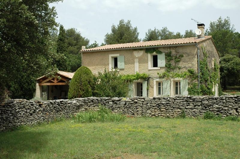 Two levels mazet in Luberon with a lot of charm